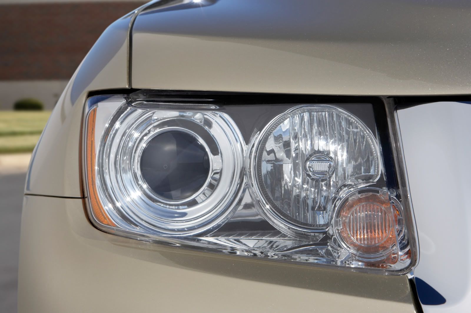 2011-jeep-grand-cherokee-limited-19.jpg
