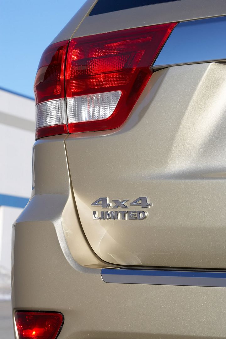 2011-jeep-grand-cherokee-limited-21.jpg