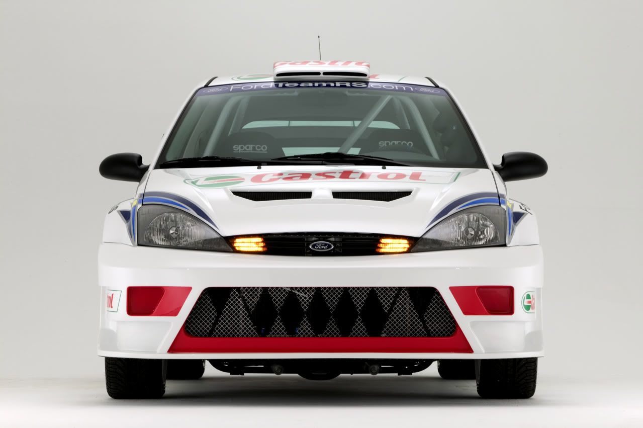ford-focus-wrc8-02.jpg