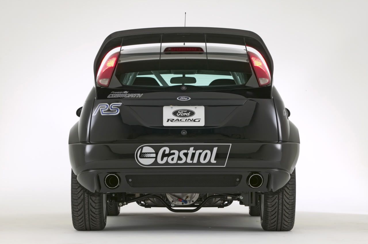 ford-focus-wrc8-03.jpg