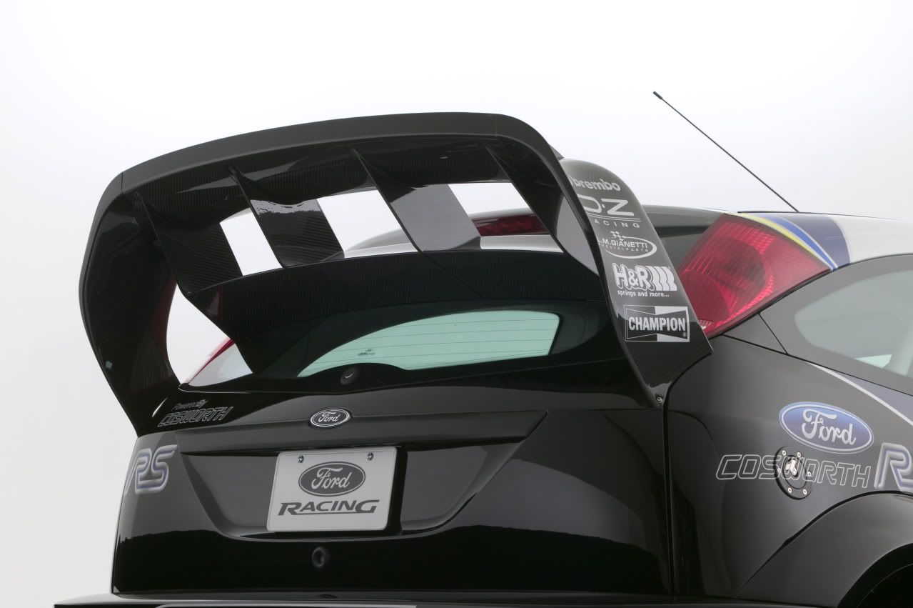 ford-focus-wrc8-05.jpg