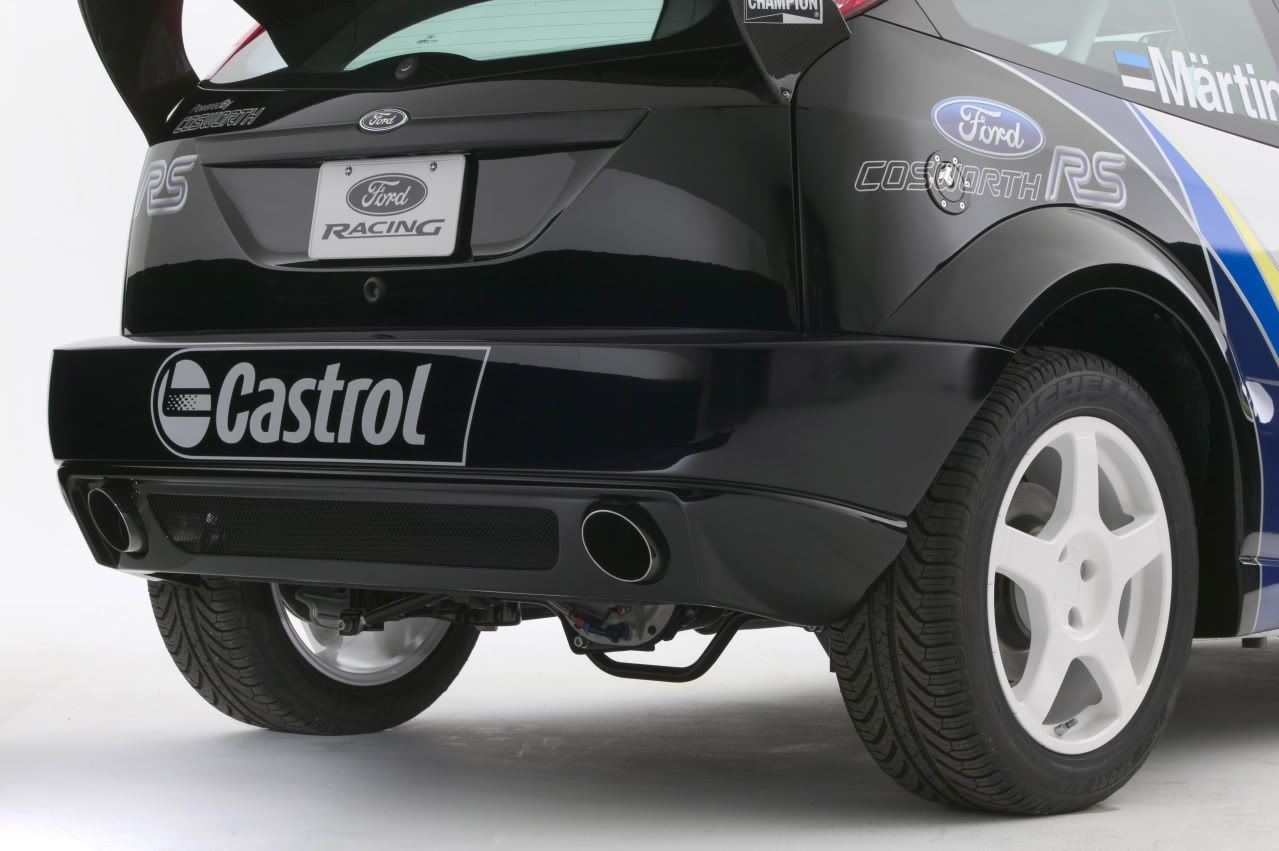 ford-focus-wrc8-06.jpg