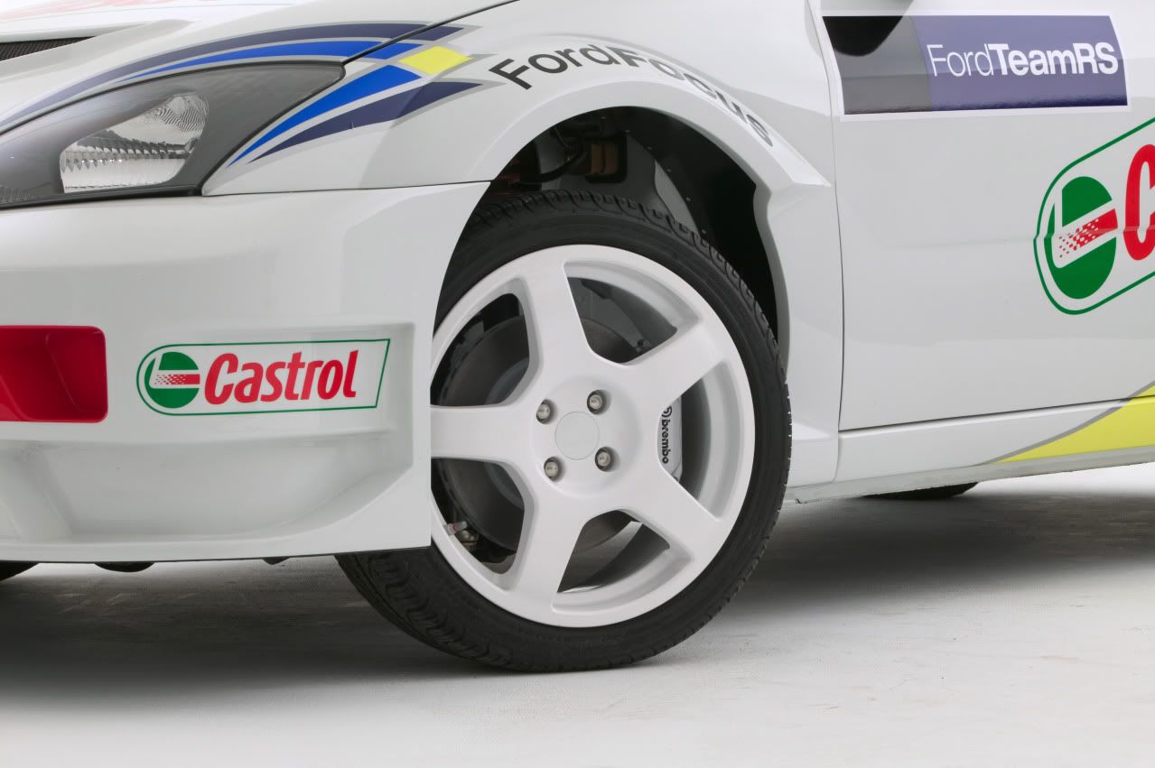 ford-focus-wrc8-07.jpg