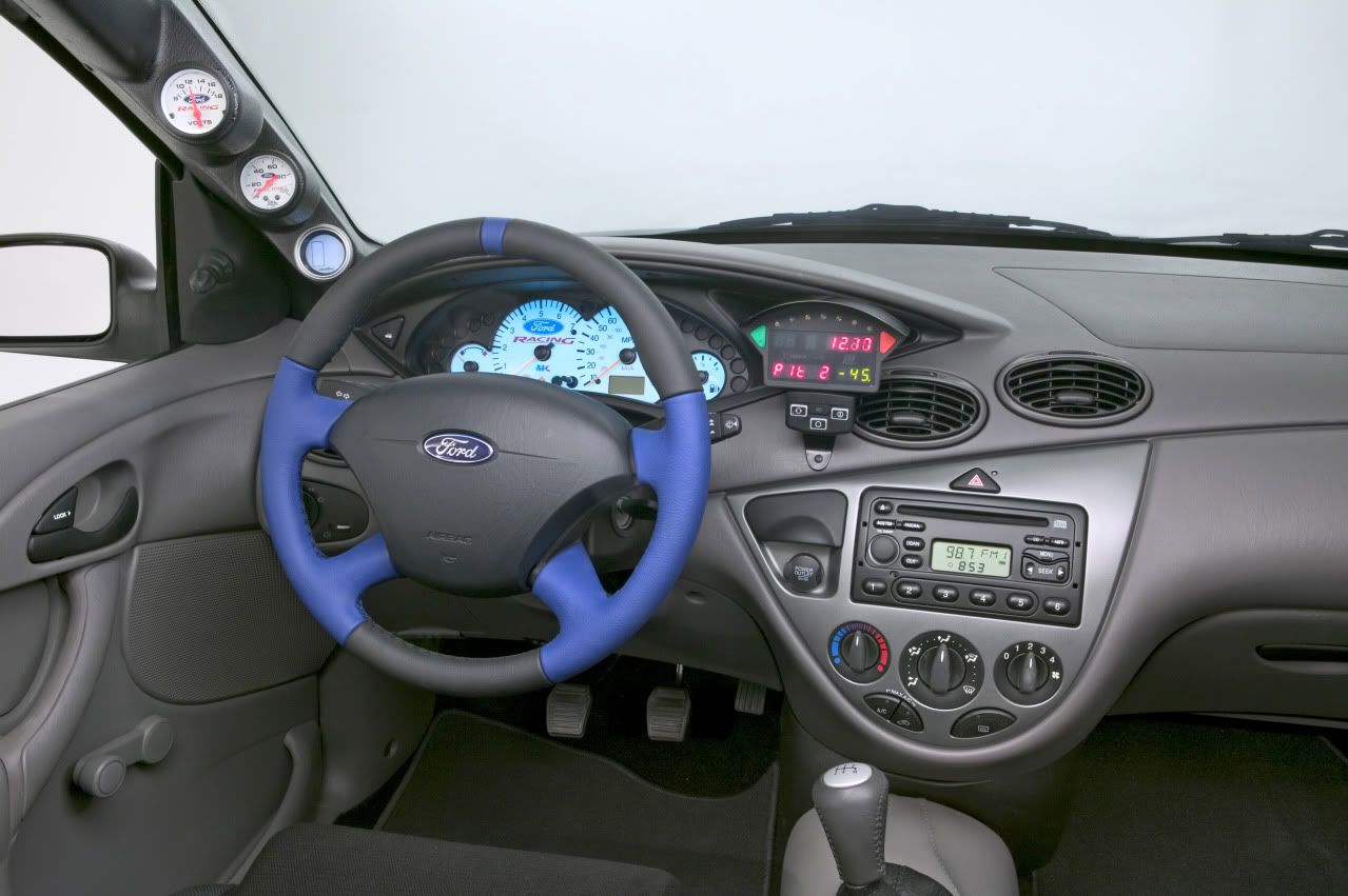 ford-focus-wrc8-13.jpg