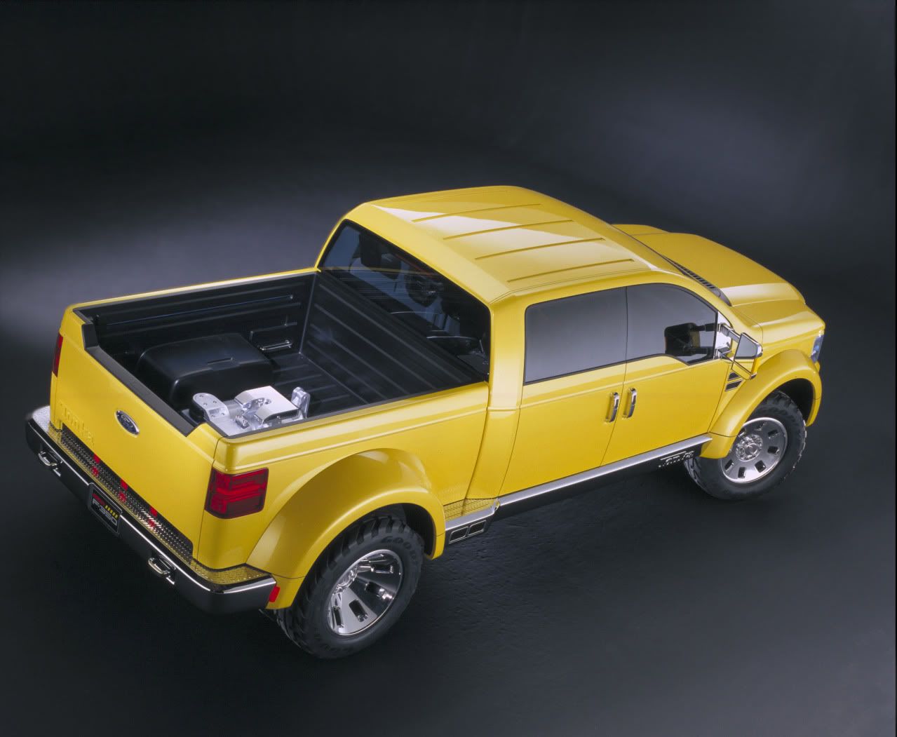 ford-mighty-f-350-tonka-concept-07.jpg