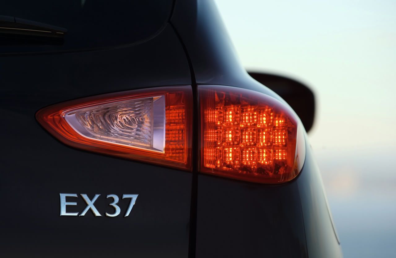infiniti-ex37-18.jpg