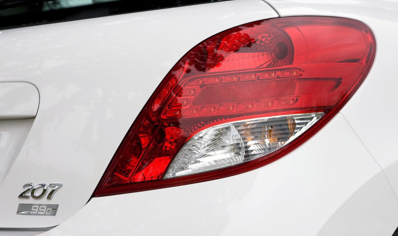peugeot-207-economique-10.jpg
