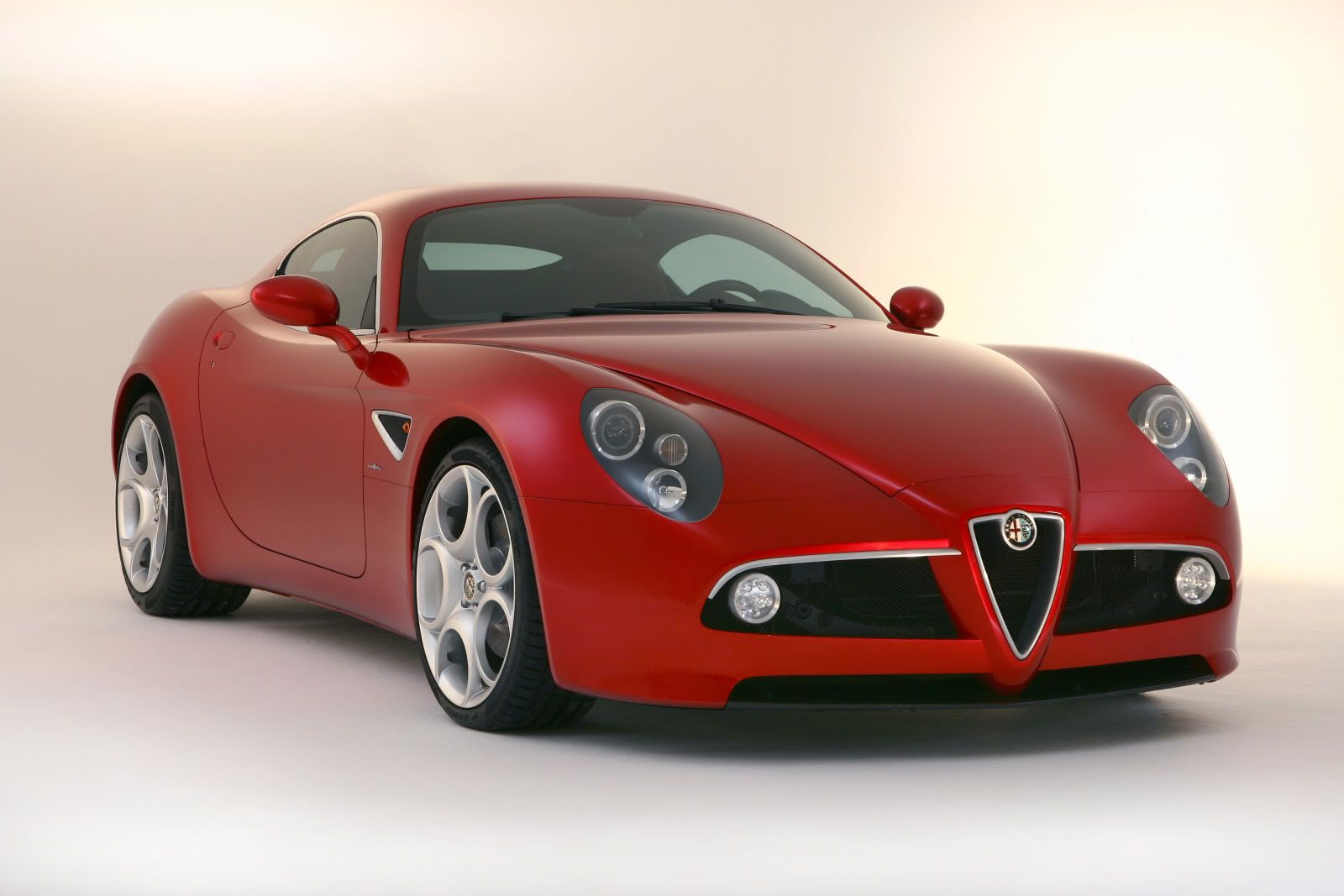 alfa-romeo-8c-competizione_10.jpg