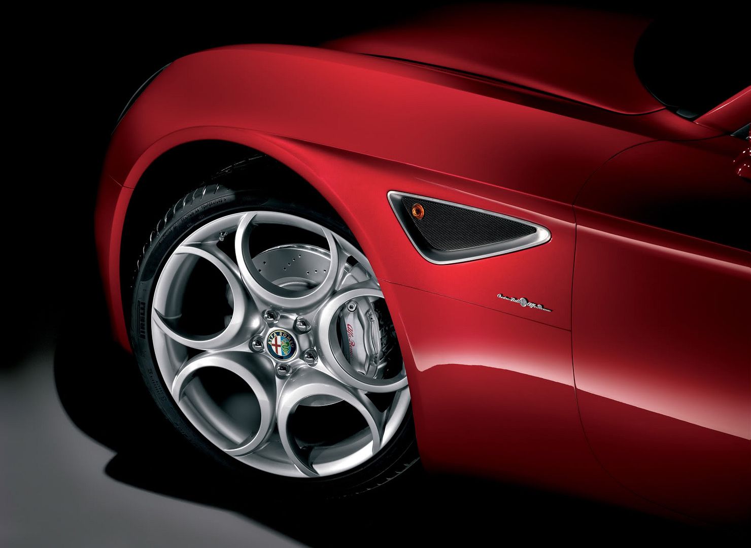 alfa-romeo-8c-competizione_16.jpg