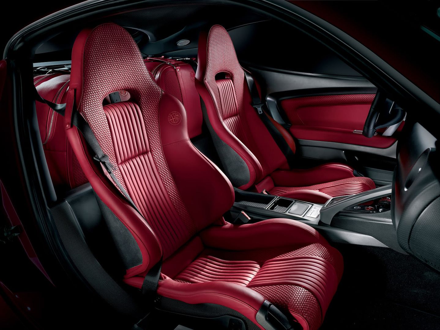 alfa-romeo-8c-competizione_18.jpg