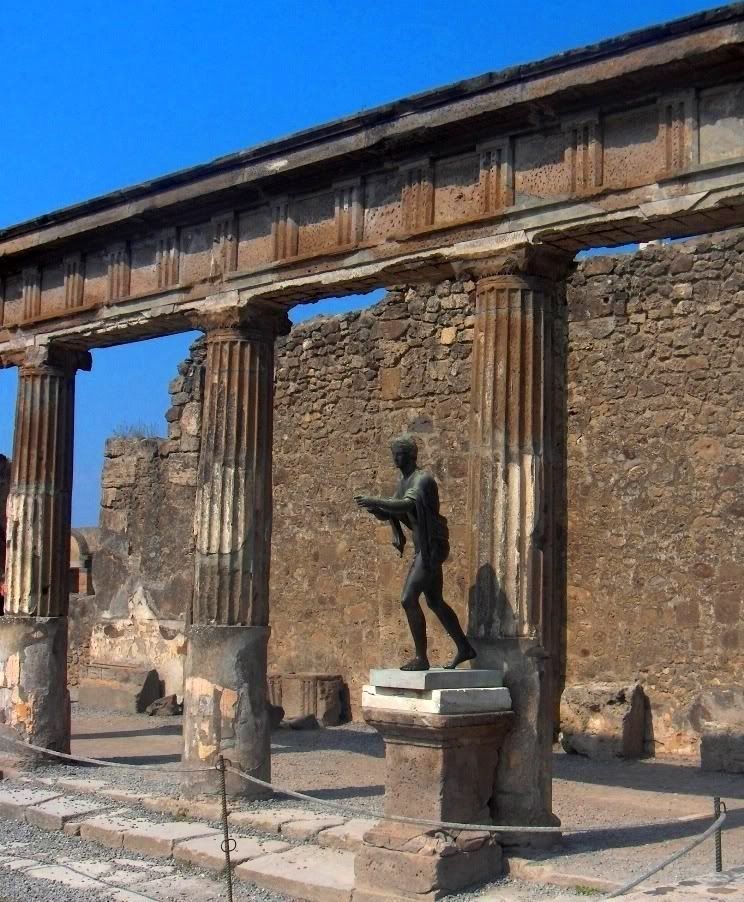 napoli_italy12.jpg