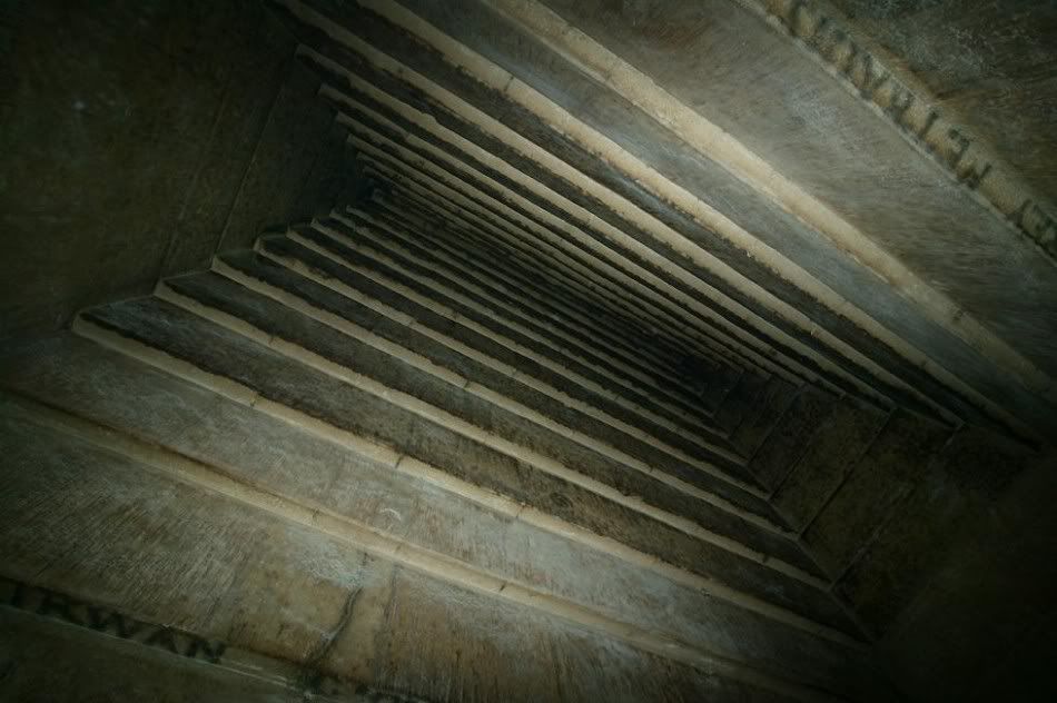 graffitiedcorbelledceiling-950x632.jpg