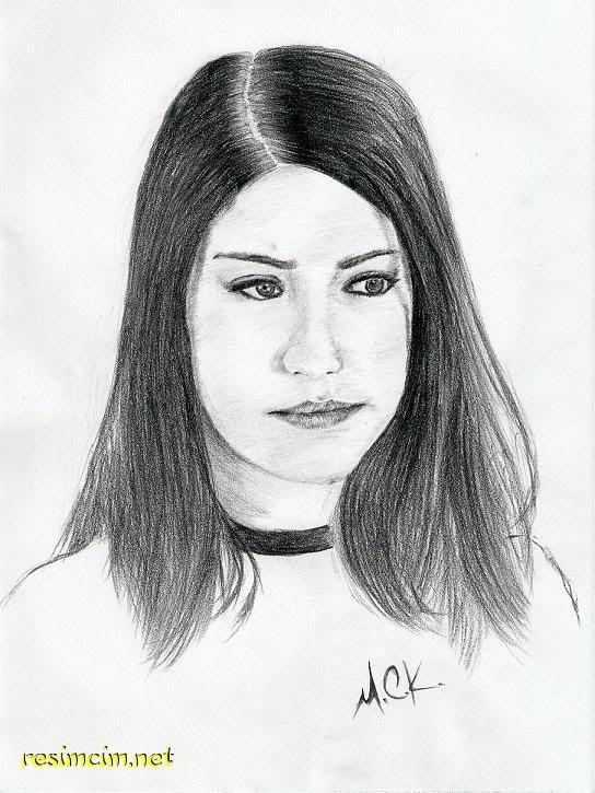 hazal-kaya-karakalem-119885182812-b.jpg