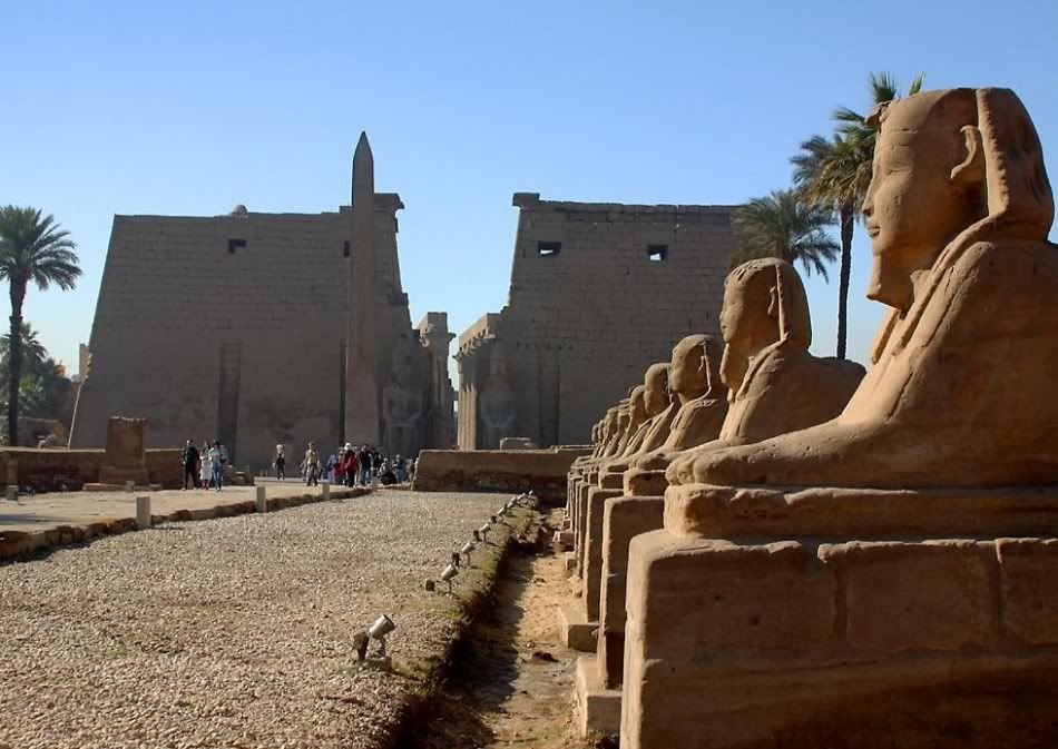 luxortemplewithsphinxes-950x673.jpg