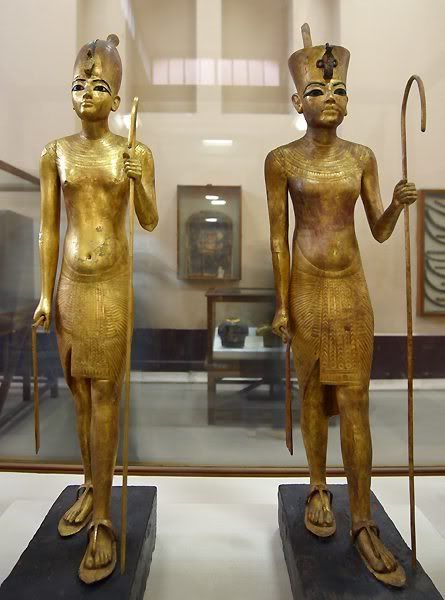 pairofgildedstatues.jpg