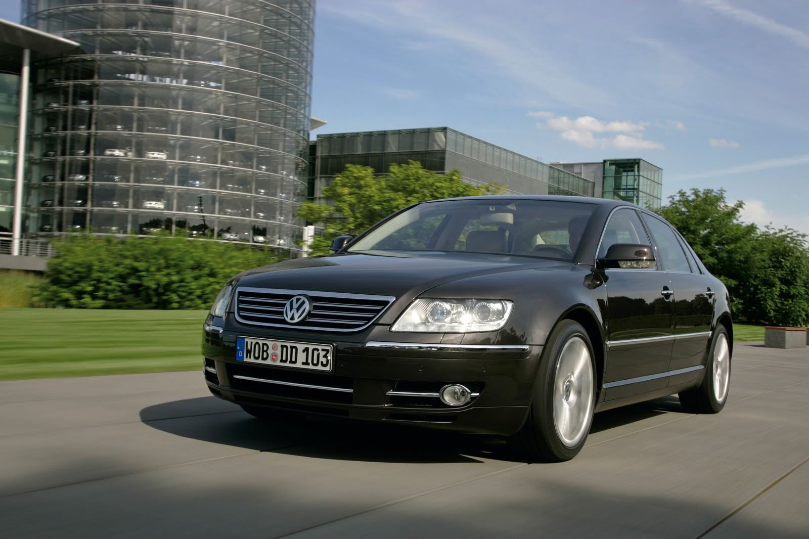 volkswagen-phaeton-2009-01.jpg
