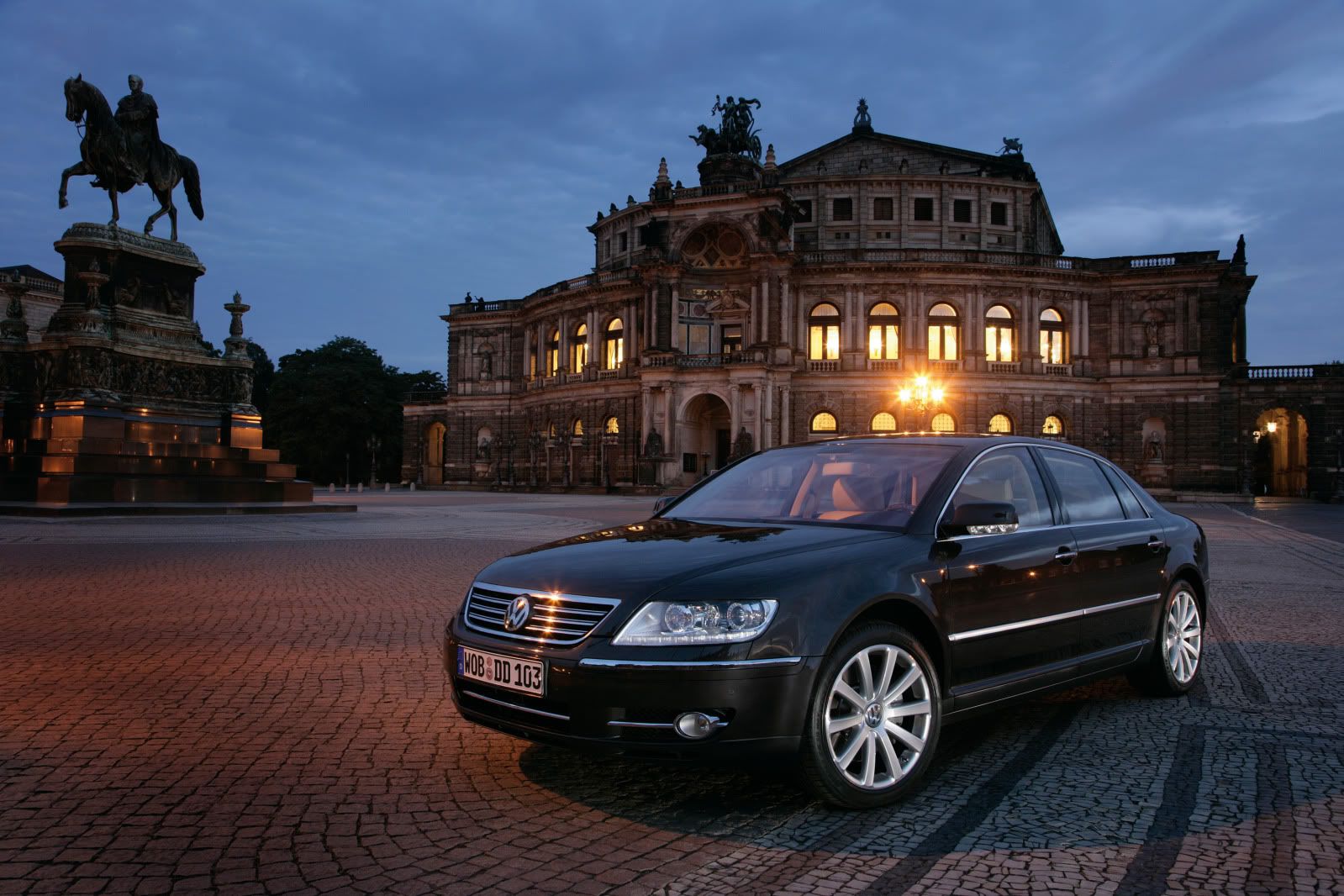 volkswagen-phaeton-2009-04.jpg