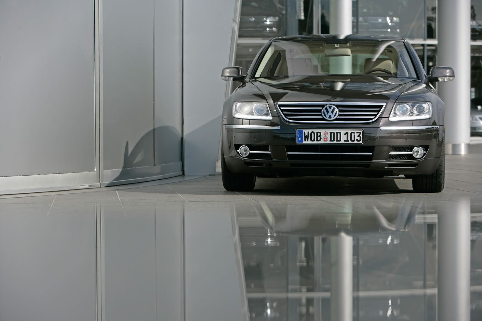 volkswagen-phaeton-2009-05.jpg