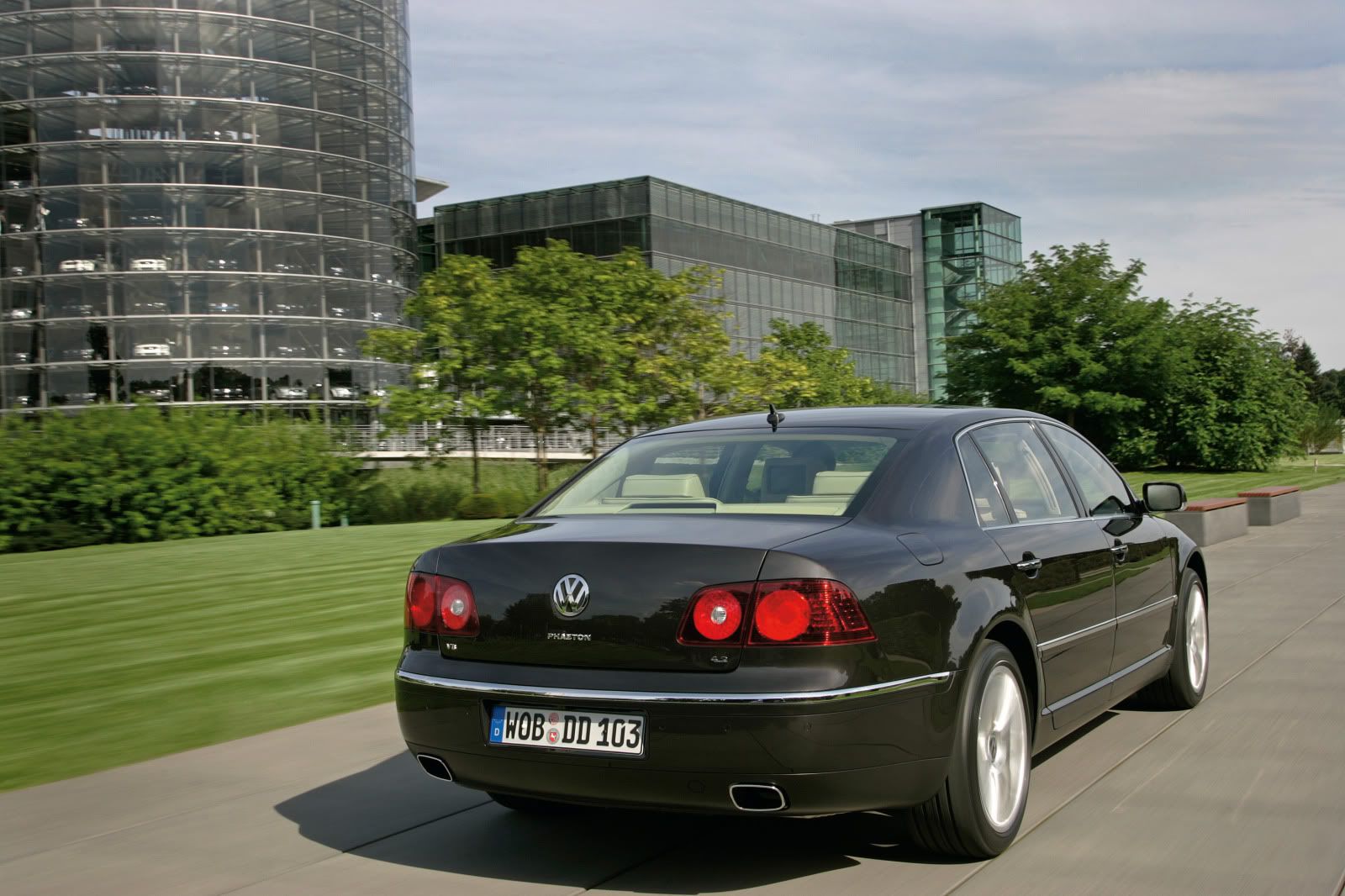 volkswagen-phaeton-2009-07.jpg