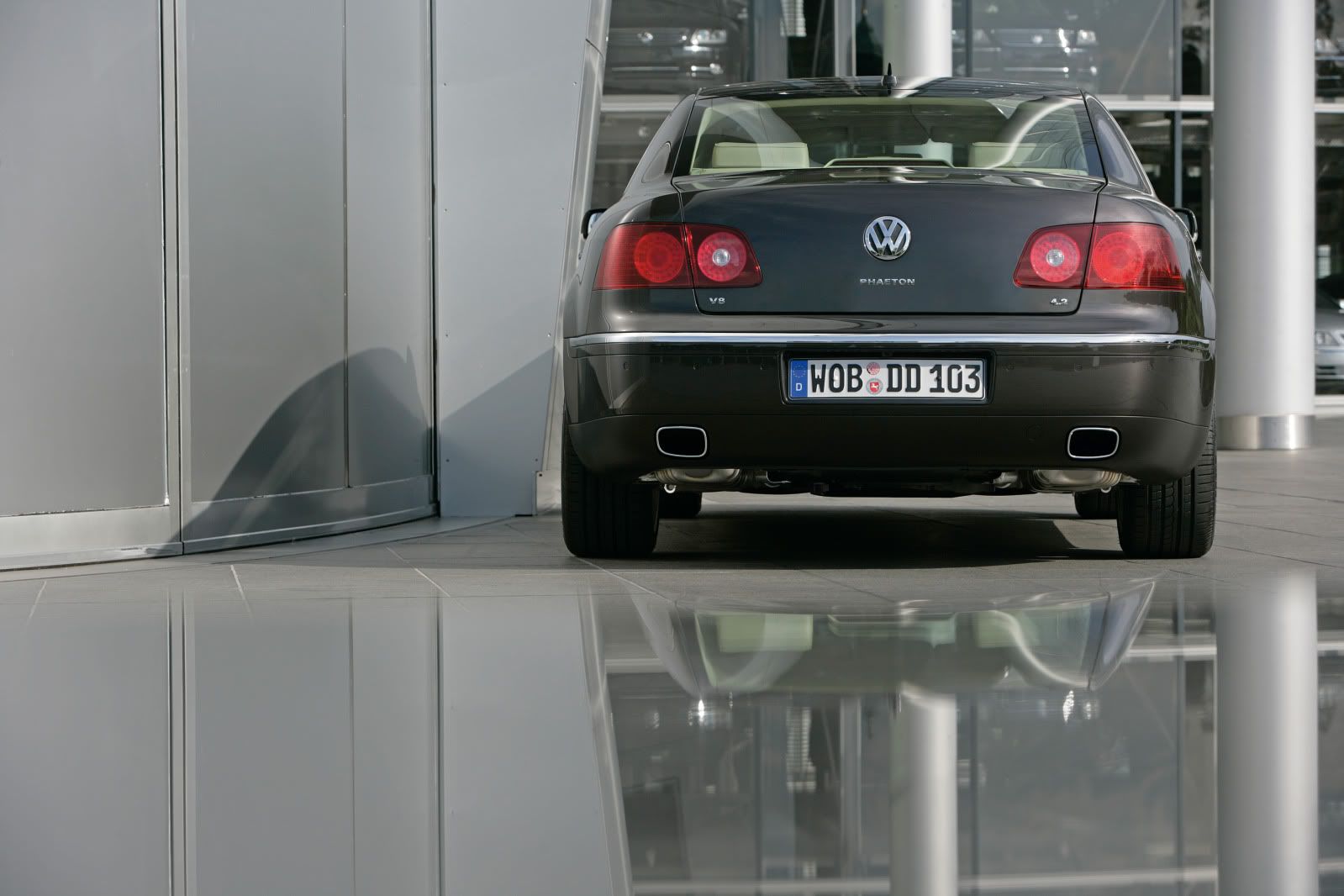 volkswagen-phaeton-2009-14.jpg
