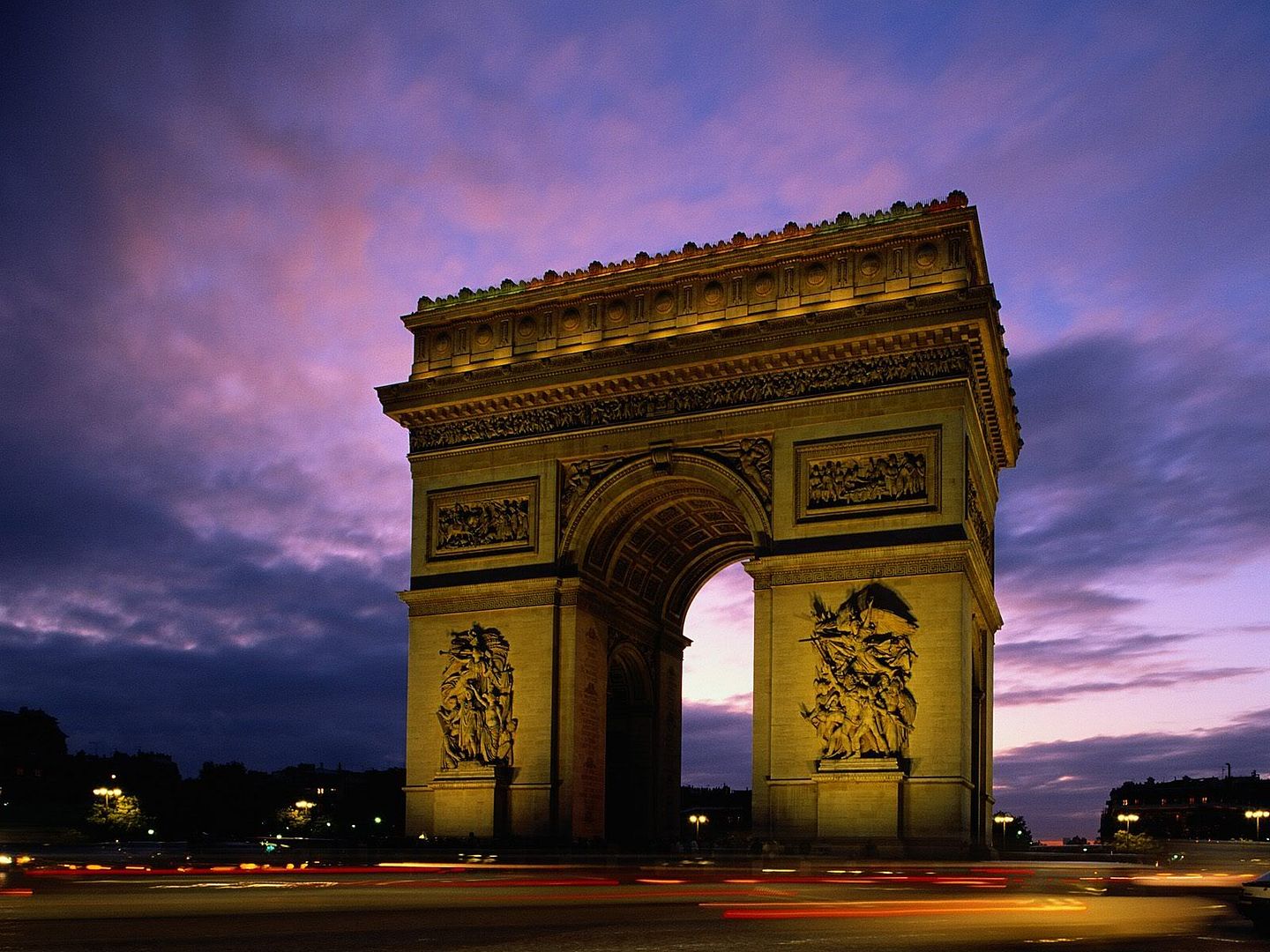 ArcdeTriompheatDuskParisFrance.jpg
