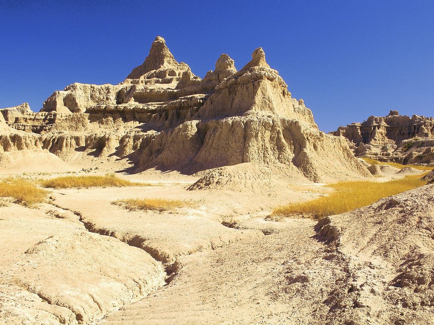 BadlandsNationalParkSouthDakota.jpg