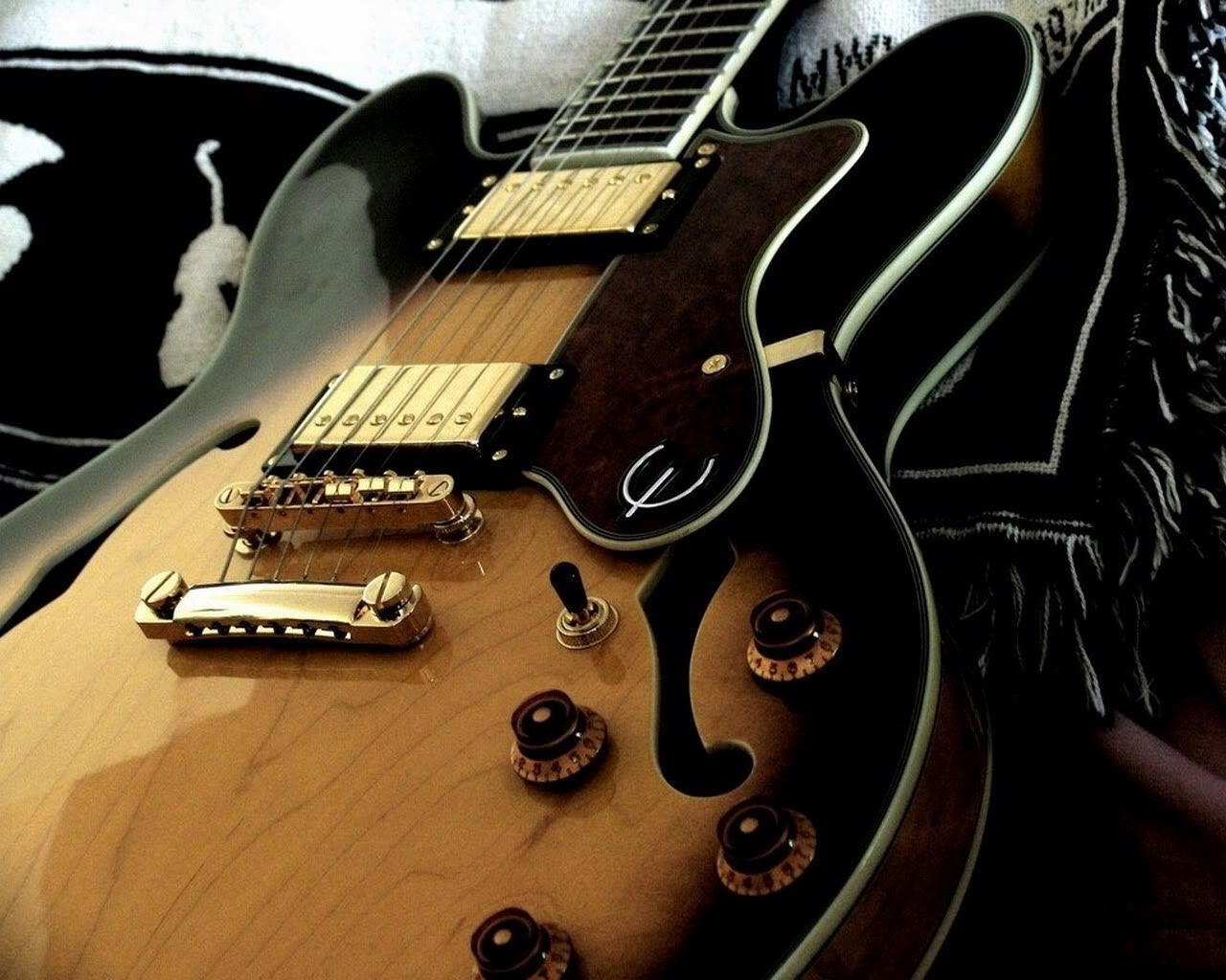 Guitars_ByMortallity_1.jpg