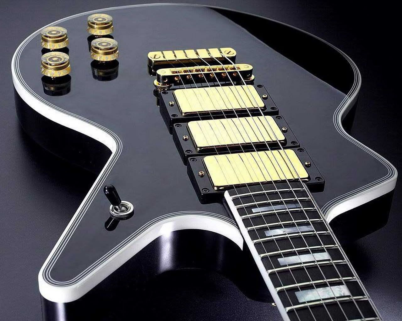 Guitars_ByMortallity_6.jpg