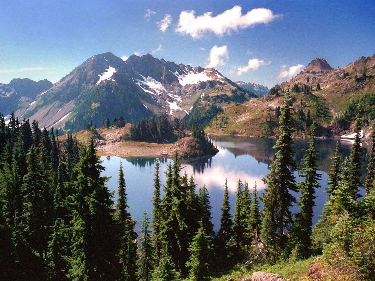 HartLakeintheHeartoftheOlympicMount.jpg