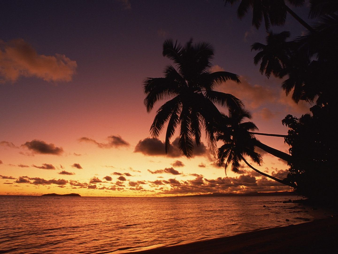 IslandSunsetFiji.jpg