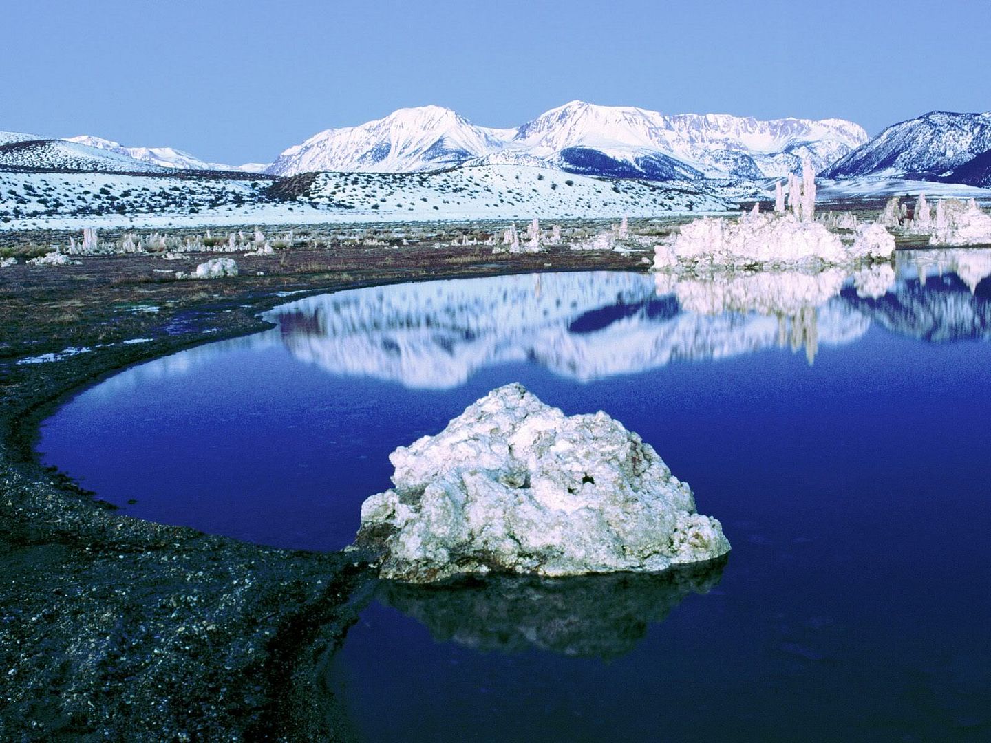 MonoLakeSierraNevada.jpg