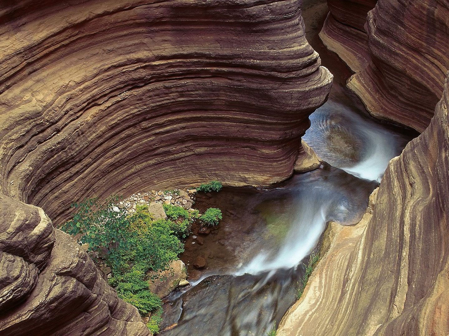 RockFormationsUpperDeerCreekGrandCa.jpg