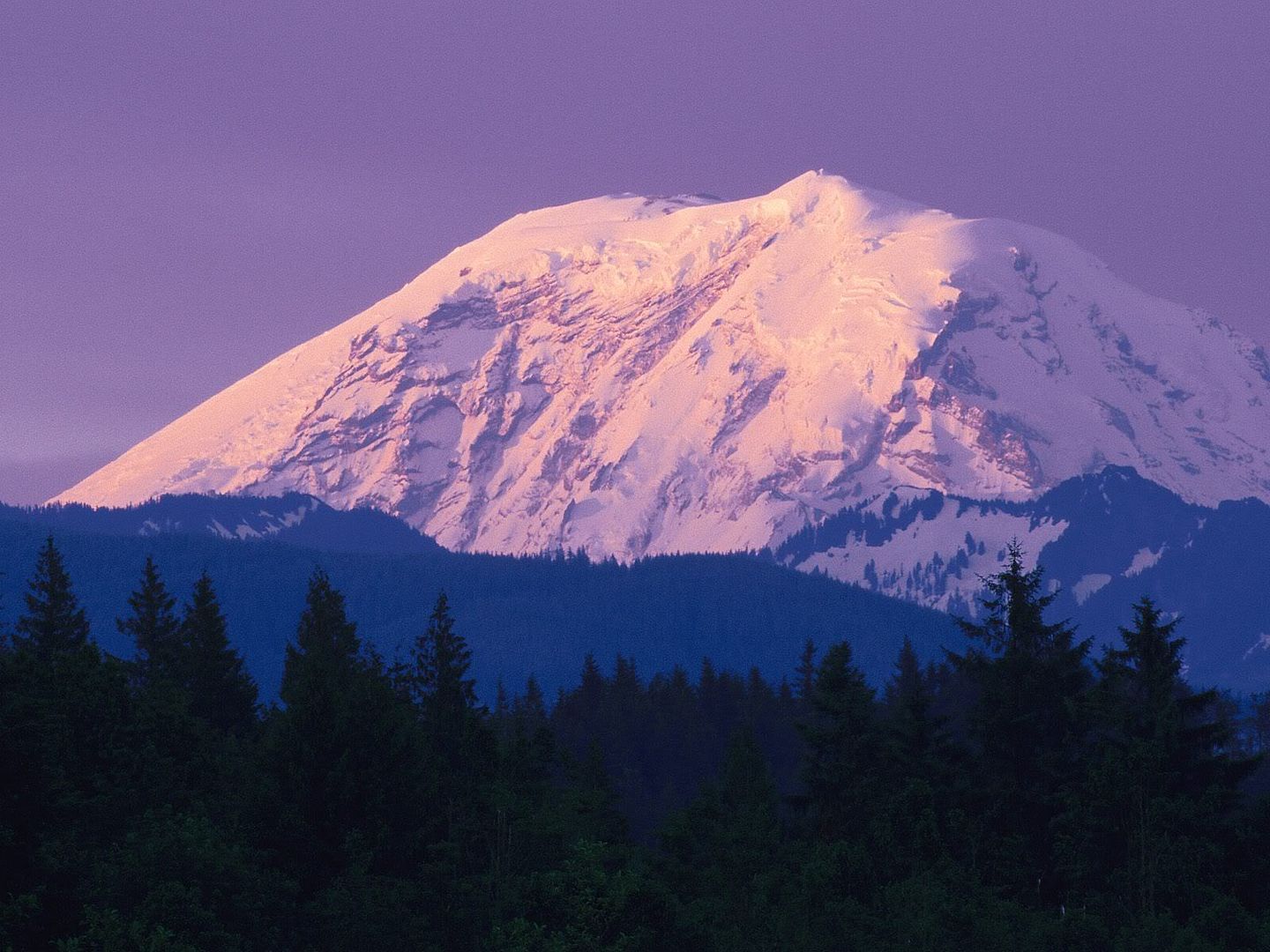 Snow-CoveredPeakMountRainierWashing.jpg