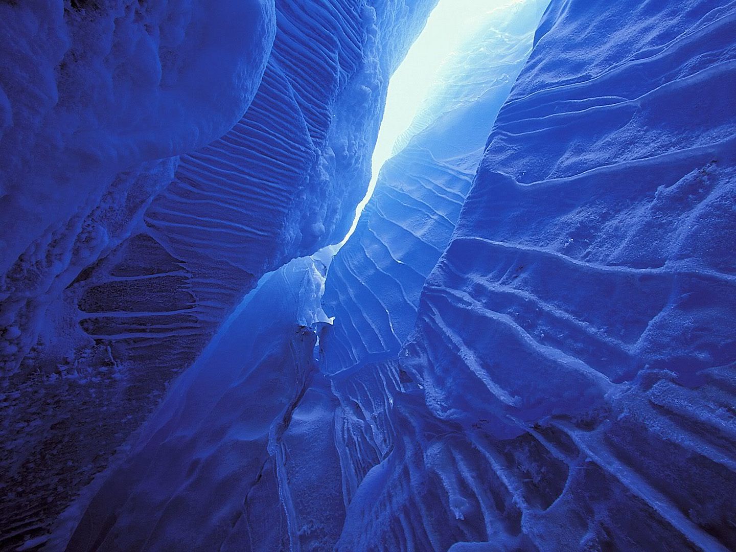 blue_18220.jpg