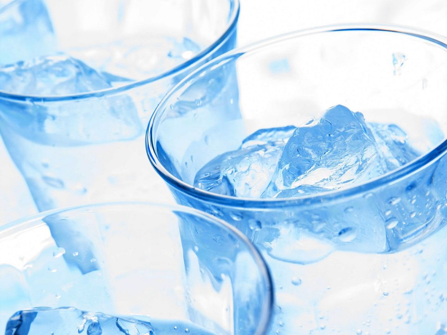 cold-drinks-wallpapers_10747_1600x1.jpg