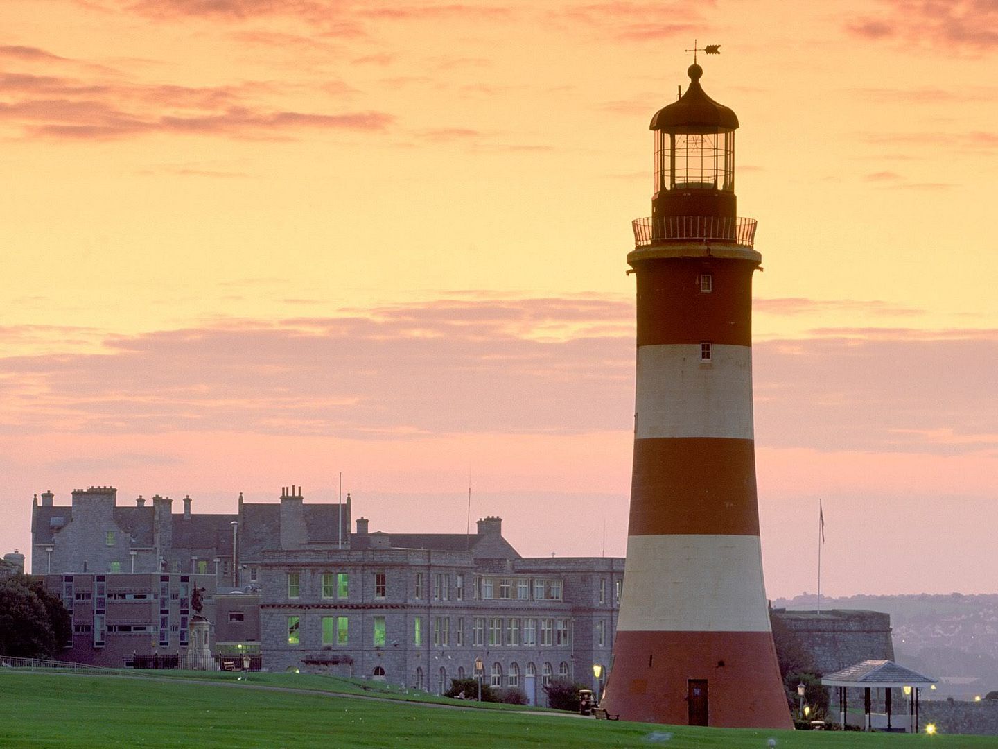 smeatons-tower-wallpapers_10742_160.jpg
