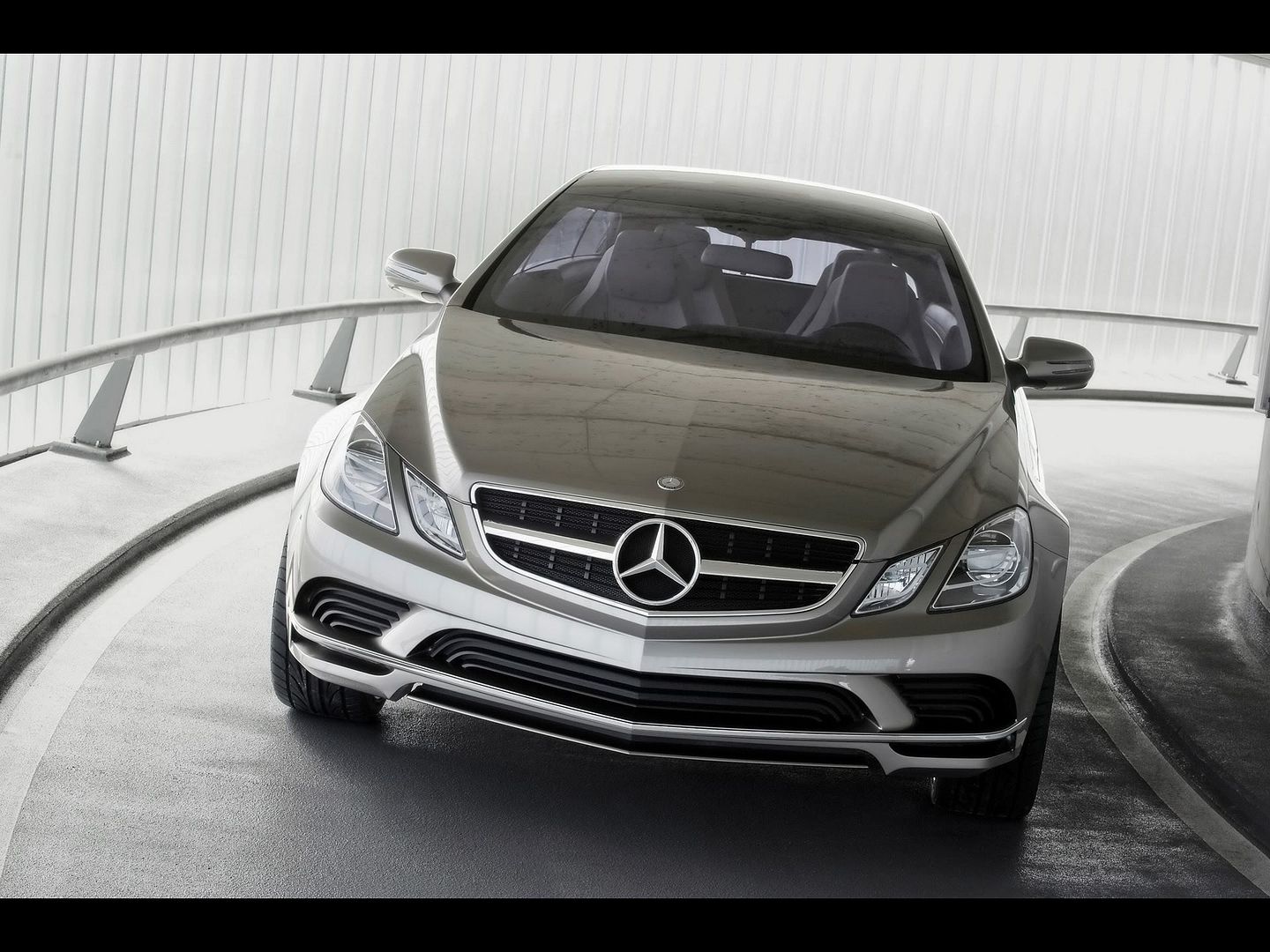 mercedes_concept_fascination_front_.jpg