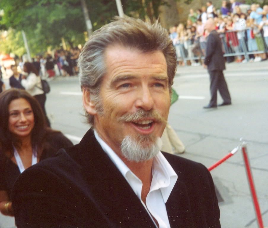 Pierce_Brosnan_at_the_2005_Toronto_.jpg